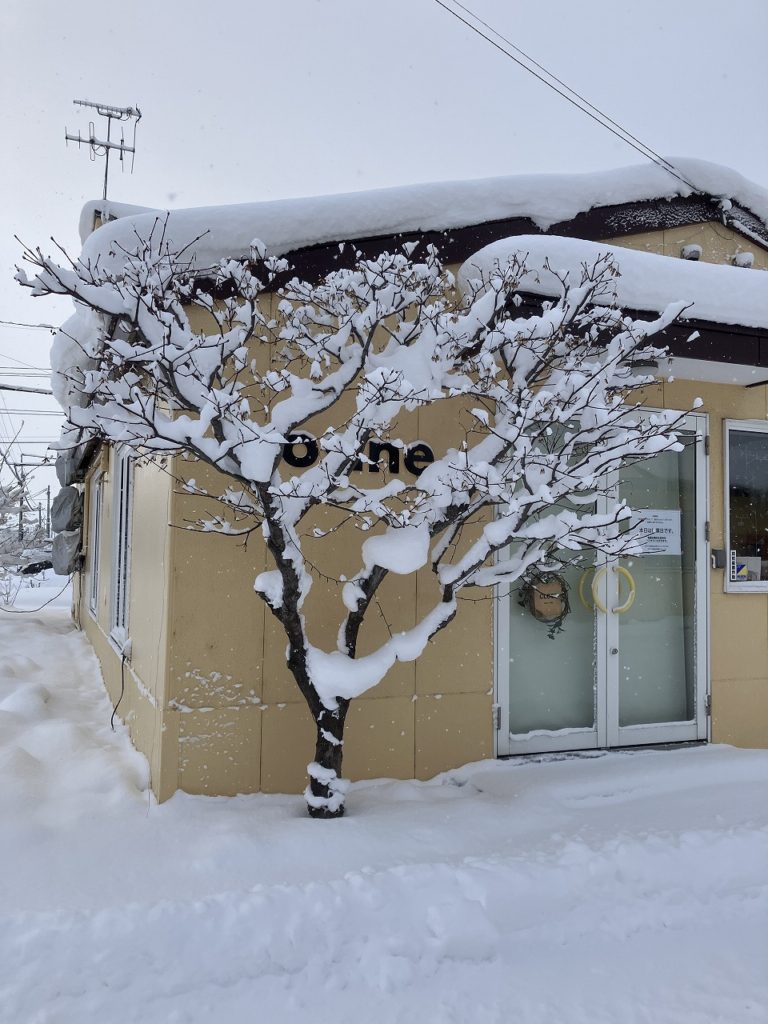 「36年の歴史。信頼の証、全国34店舗のネットワーク」