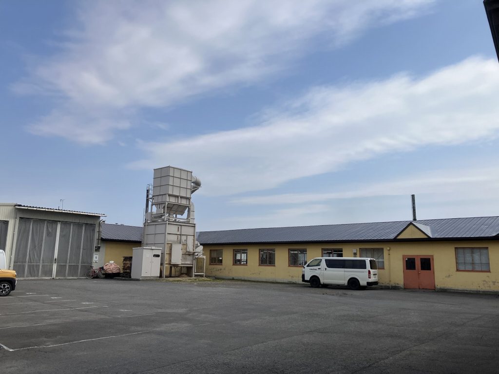 🌸社員の手で彩られた春、そして町内の週末支度