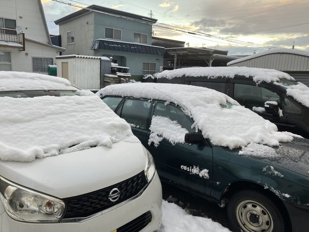 「雪の朝、冬のはじまり」