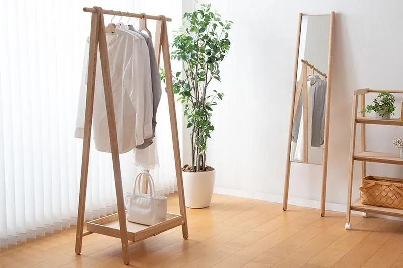 服を掛けるだけではない、暮らしを整えるドレスラック